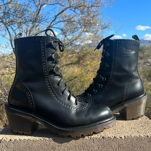 🏴󠁧󠁢󠁥󠁮󠁧󠁿 Dr. Martens Vintage Perforated Heeled Granny Style Boots UK 5